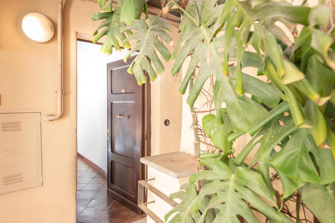 Stunning Campo De Fiori Apartment With Terrace Rome Exterior photo